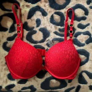 Victoria’s Secret push up bra